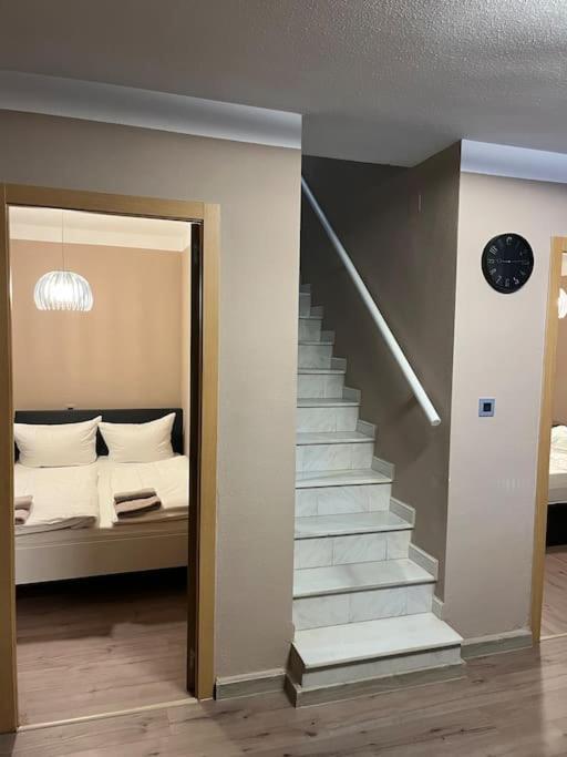 Villa Nadiya App Pool, Parking ตอร์เรเวียคา ภายนอก รูปภาพ